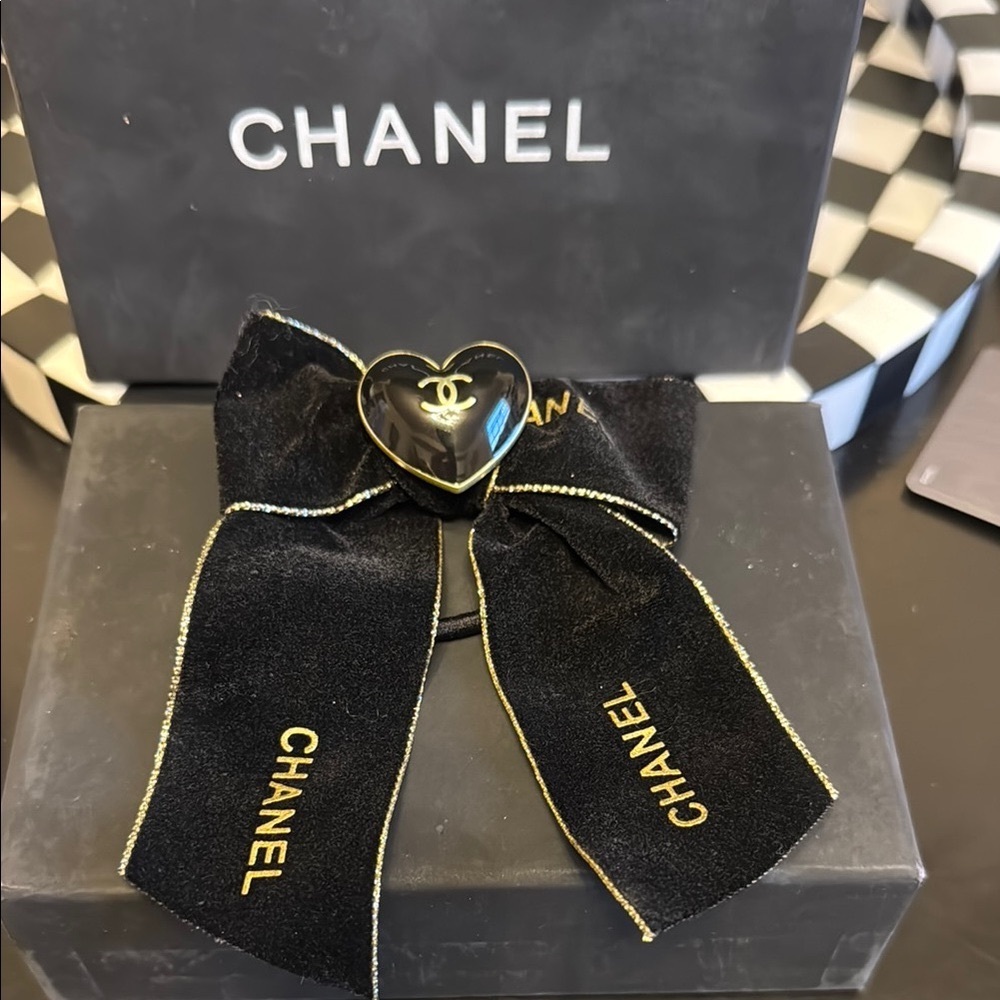 Chanel Black Velvet Bow hair tie